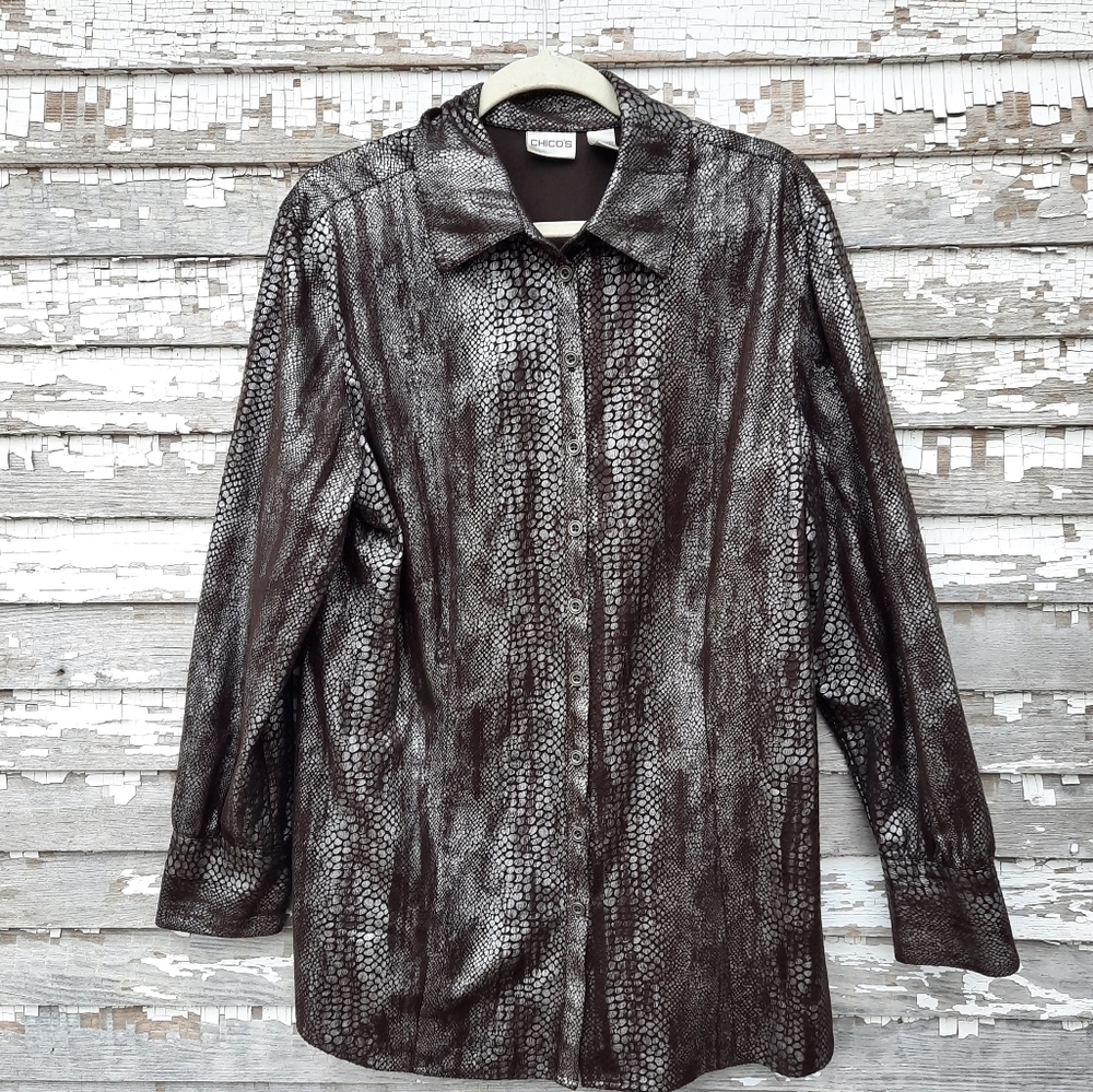 🌟 Chicos animal print shirt size 3 large